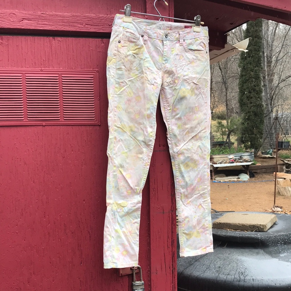 Arizona Jean Company Pink and Yellow Straight Leg Jeans